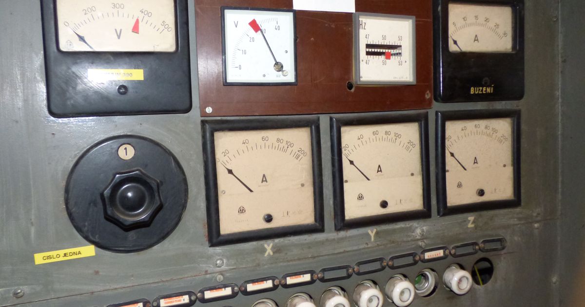 担当者が退職しシステムの中身が分からなくなったイメージ