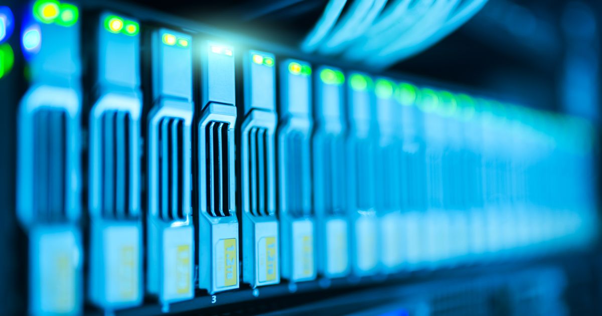 システムを稼働させ続けるサーバーのイメージ